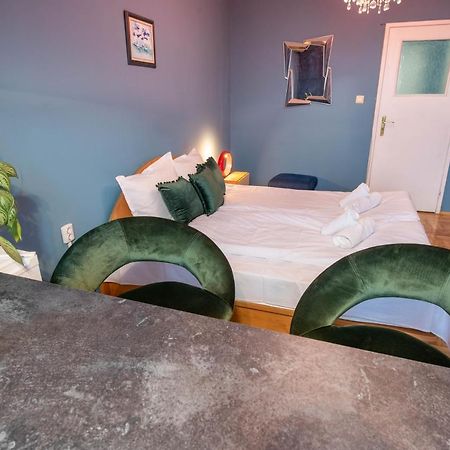 Private Studio In The Centre Varna Bagian luar foto