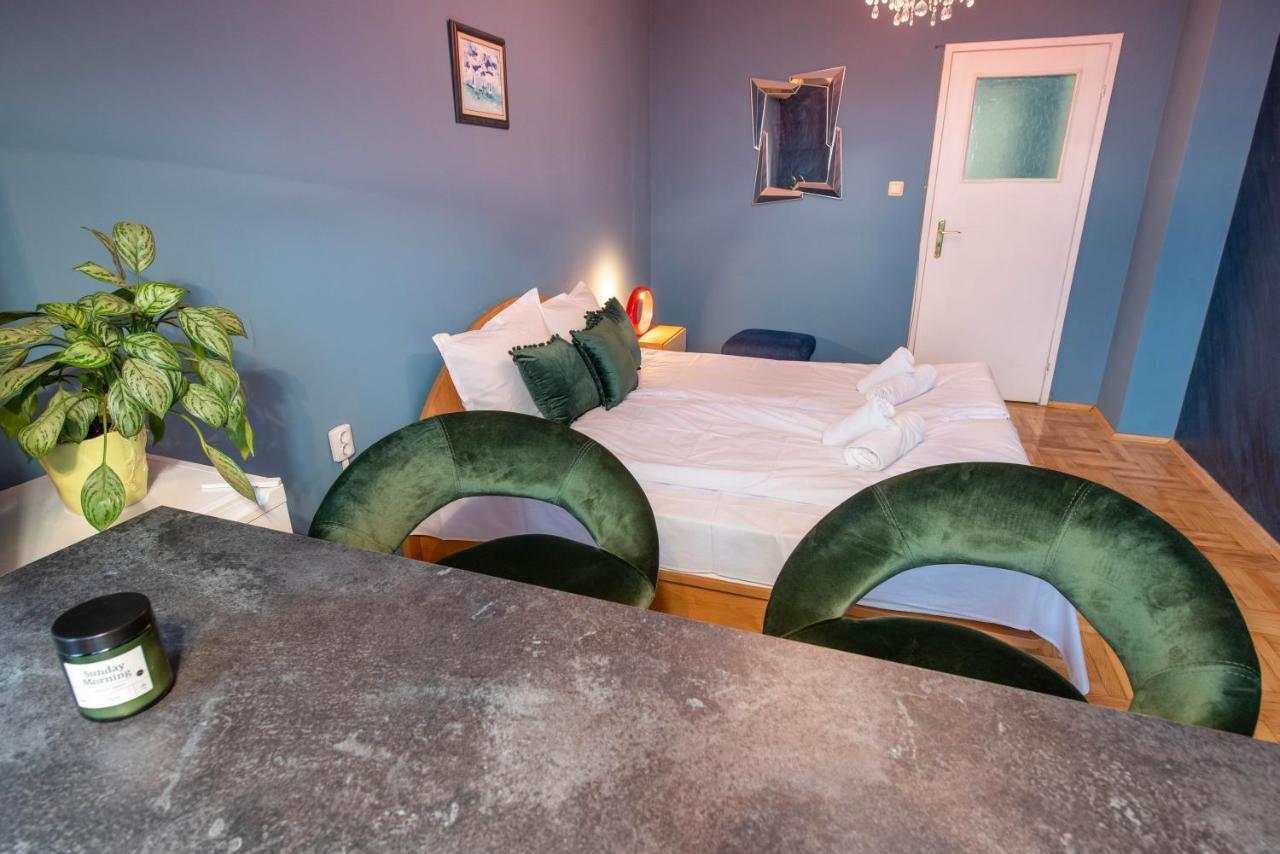 Private Studio In The Centre Varna Bagian luar foto