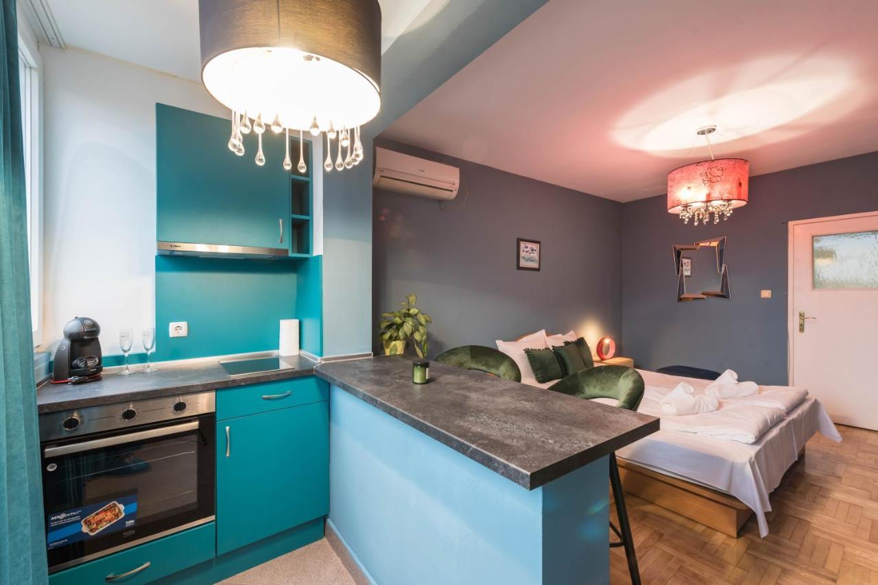 Private Studio In The Centre Varna Bagian luar foto