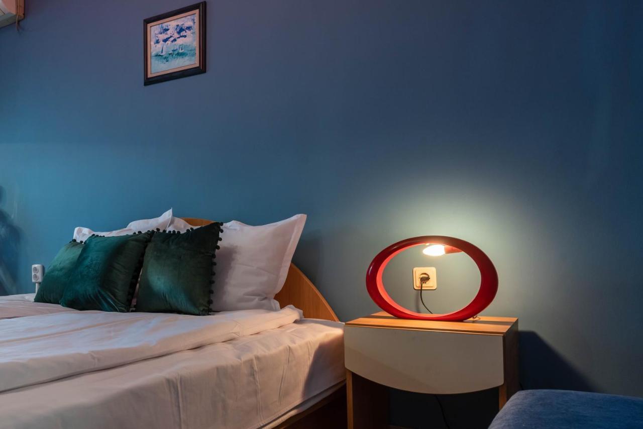 Private Studio In The Centre Varna Bagian luar foto